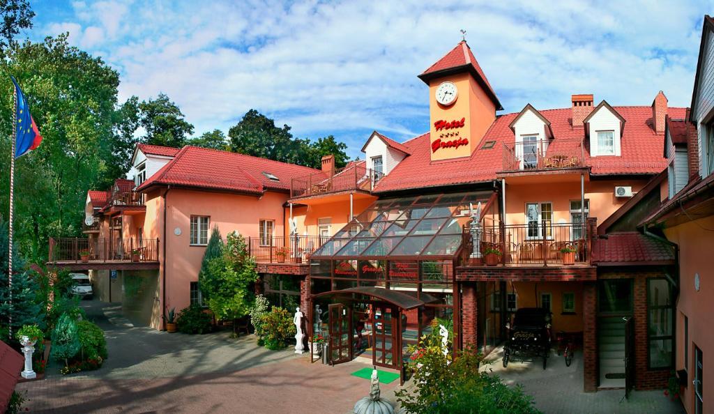 Hotel Gracja Gorzow Wielkopolski Bagian luar foto